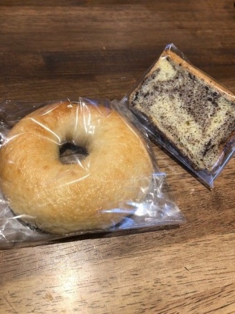 シフォンケーキとベーグルのイメージ01