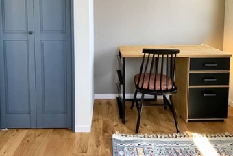 デスクと椅子のイメージ