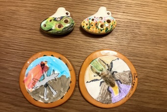 オカリナにも絵付けしたイメージ