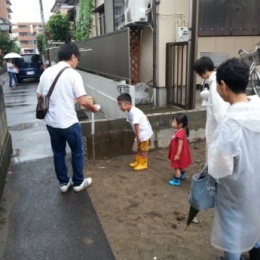 吹抜けとオープン階段のあるお家。