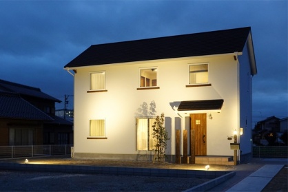 同商品(ナチュリエ)の夜の外観イメージ