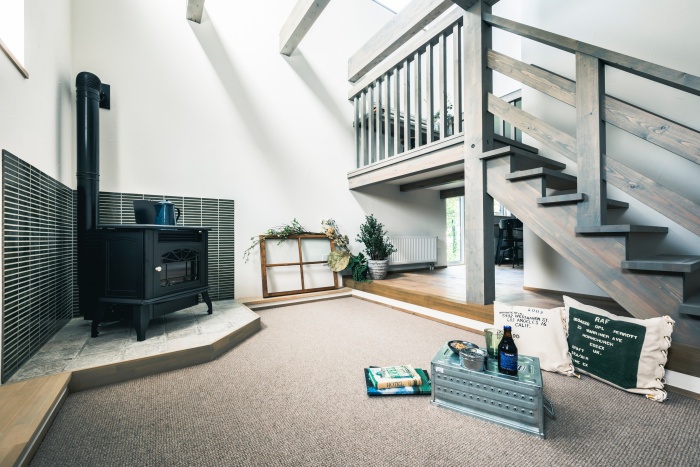 黒を基調とした家具